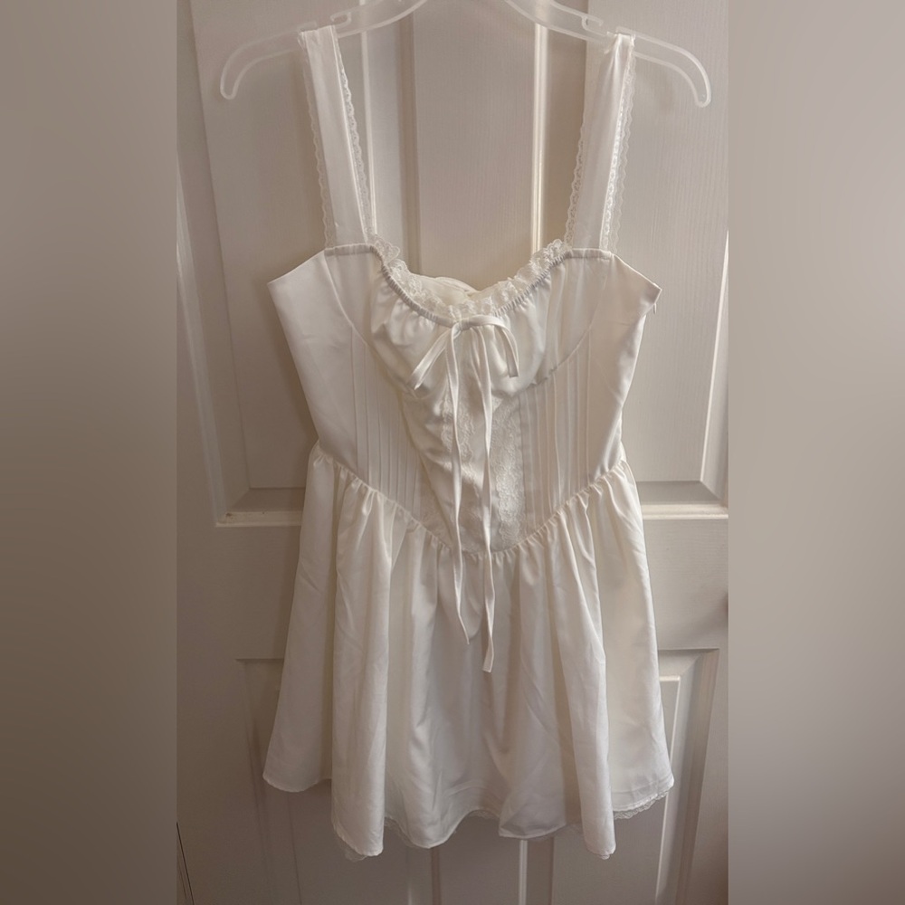 White mini dress NEW no tags size Large